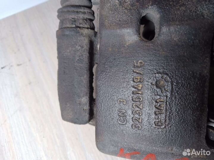 Суппорт передний Mitsubishi Carisma