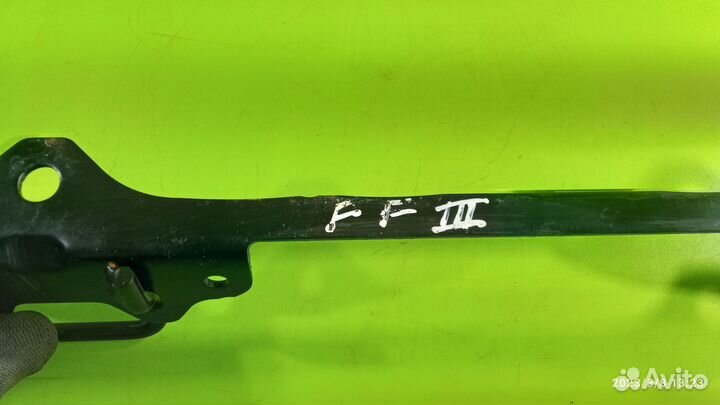 Кронштейн спинки сиденья для Ford Focus 3