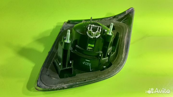 Фонарь внутренний правый для Mazda 3 2003-2009