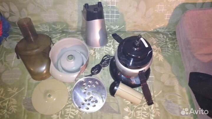 Кухонный комбайн соковыжималка