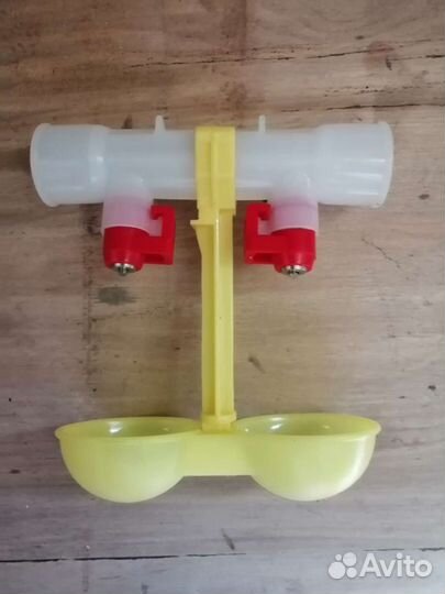 Нипельные поилки для кур