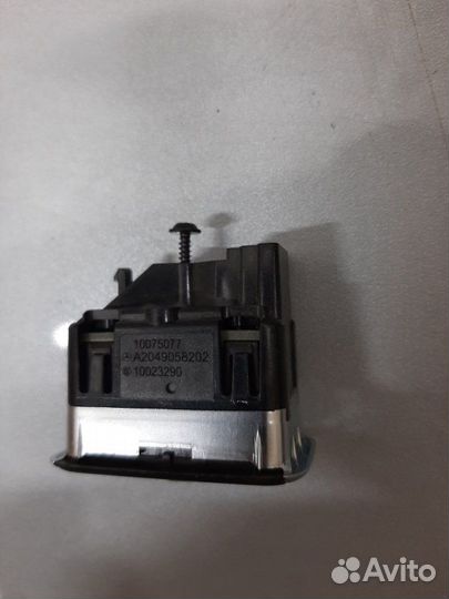 Кнопка центрального замка Mercedes W 205