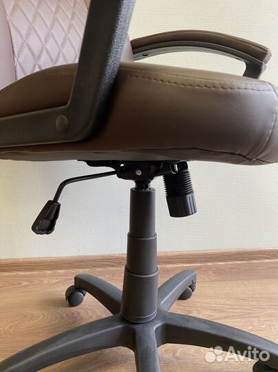 Компьютерное кресло. Кресло руководителя