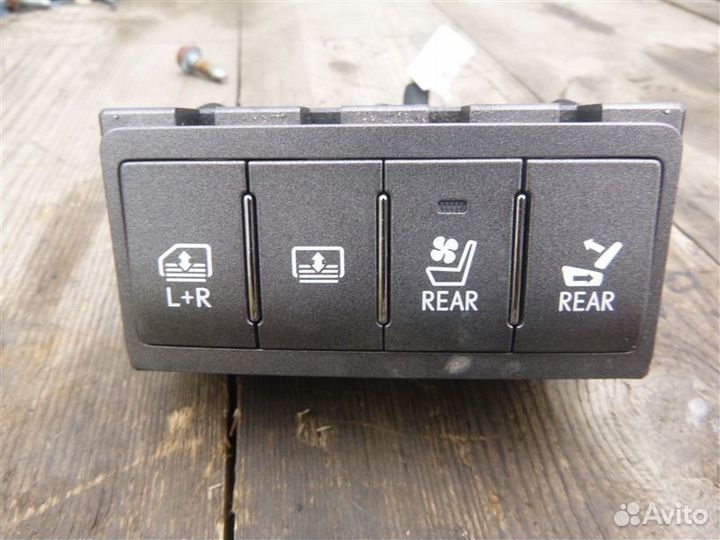 Кнопка Lexus Ls600Hl UVF46 2urfse 2008