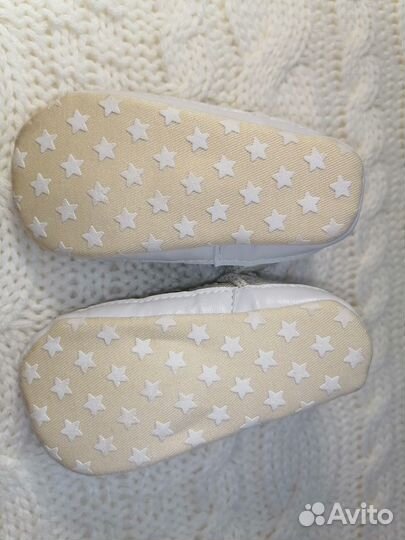 Детские вещи от 5 до 10 месяцев(жилетка, обувь на