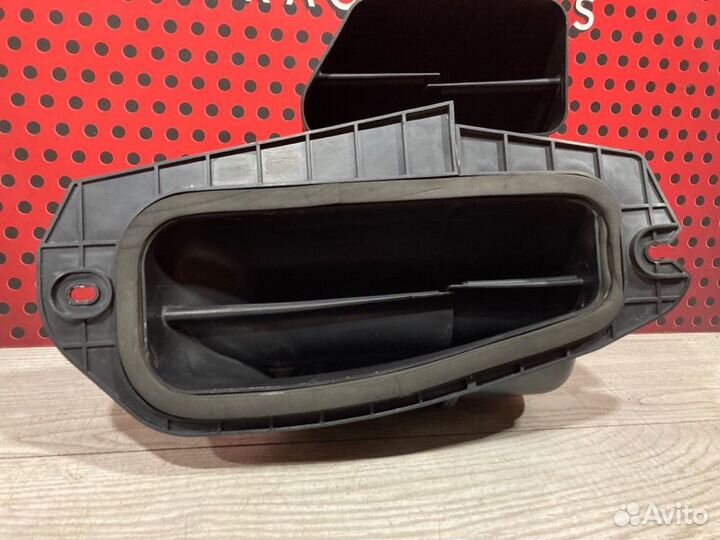 Воздухозаборник Jeep Grand Cherokee WK2 2016