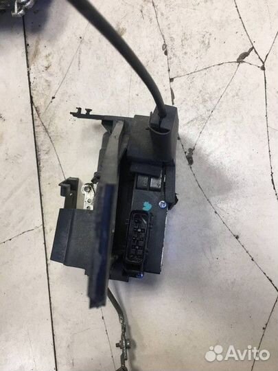 Замок двери задней правой Ford Fusion