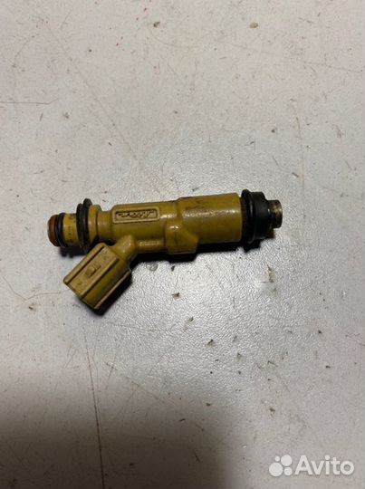 Форсунка Toyota Corolla Runx 2zzge 2005