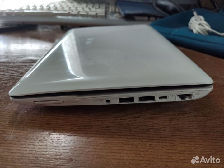 Asus Eee PC 1015bx AMD C-50, 2gb ddr3, 320gb HDD