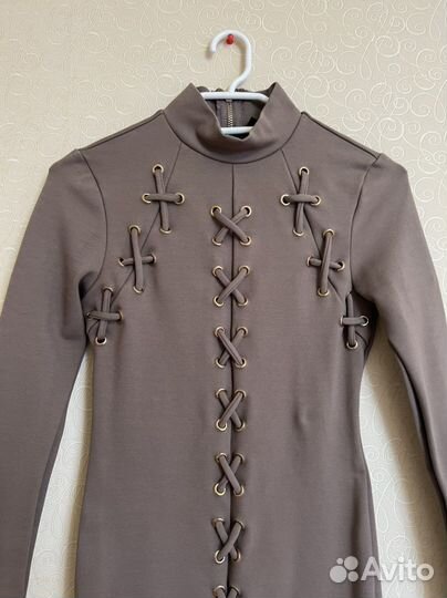 Платье с длинным рукавом 42