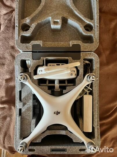 Квадракоптер DJI phantom 4 pro plus