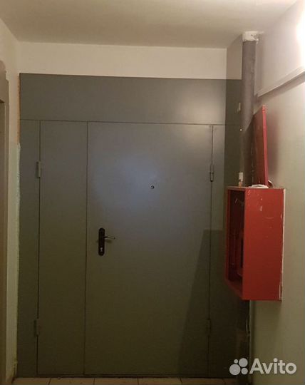 Дверь В тамбур