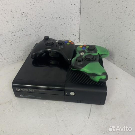 Игровая приставка Microsoft Xbox 360 E 500 гб