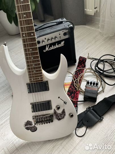 Электро гитара Ibanez с комбиком marshall