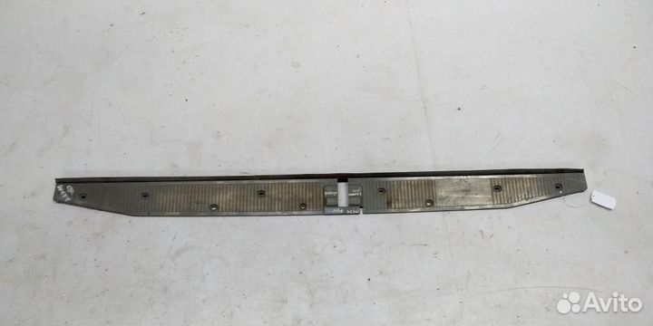 Накладка на панель багажника заднюю mersedesbenz