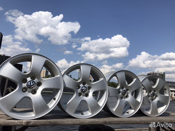 Комплект оригинальных литых дисков VW,audi,Skoda