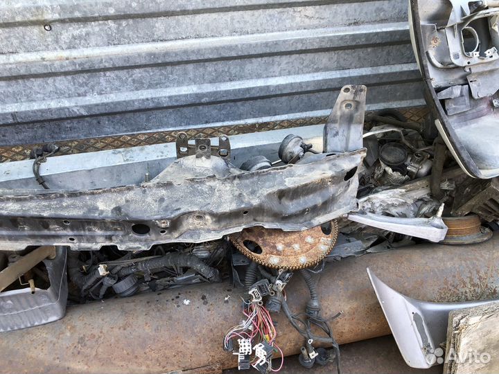 Усилитель бампера е53