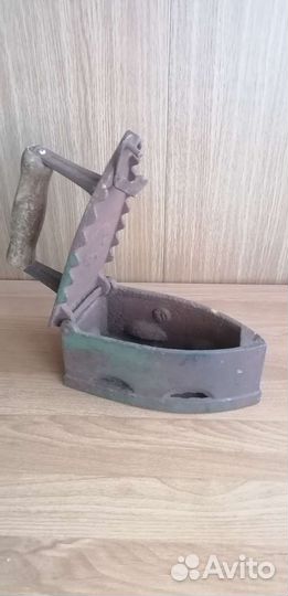 Утюг старинный