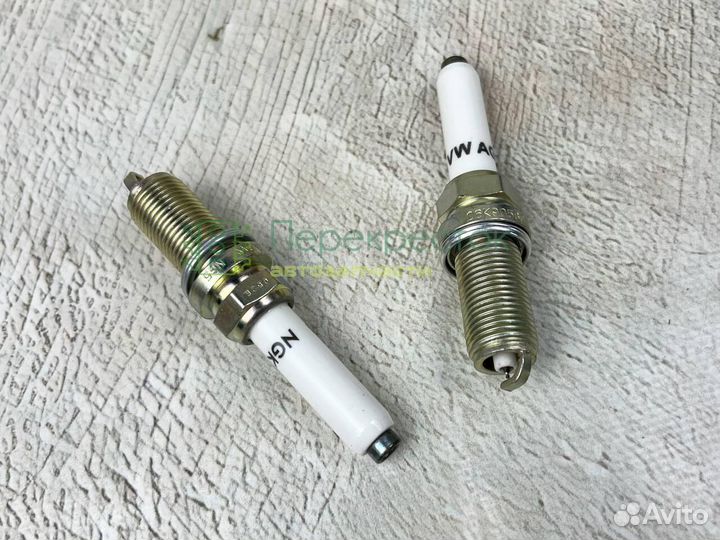 Свечи зажигания оригинал VAG 06K905601B