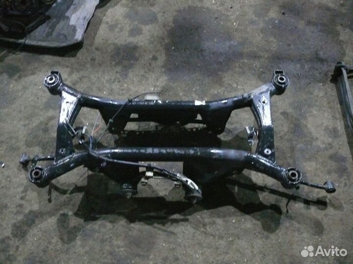 Подрамник задний Nissan X-Trail 2006 г 2 л