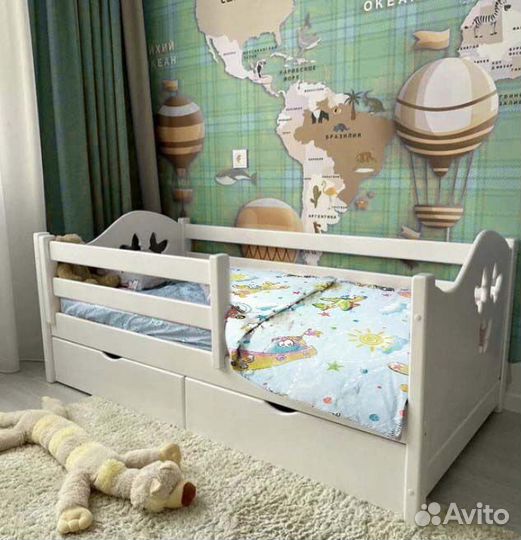 Кроватка сингл из натурального дерева для малыша с