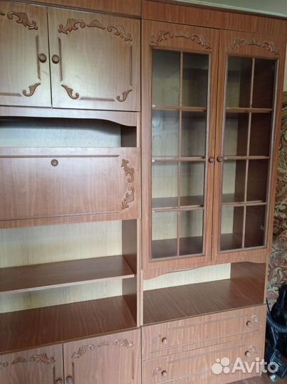 Стенка б/у в хорошем состоянии