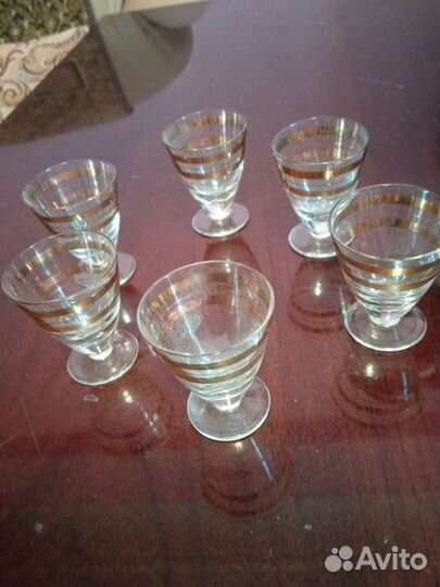 Хрустальные и стеклянные рюмки, по 6 штук