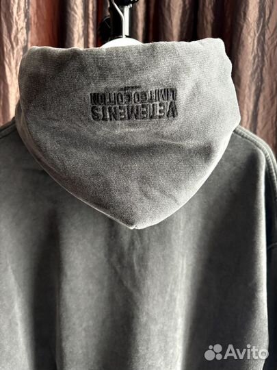 Vetements logo