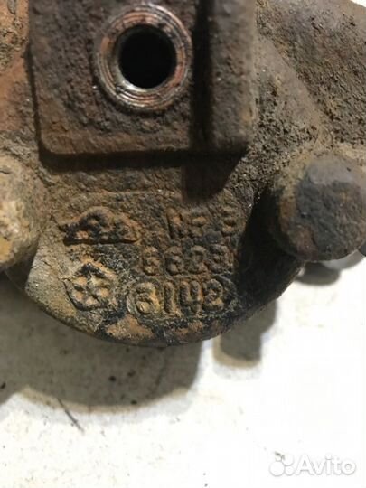 Суппорт передний левый Dodge Caravan rskl52 :