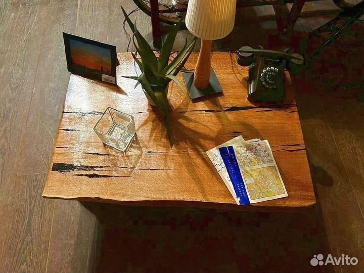 Низкий столик из массива