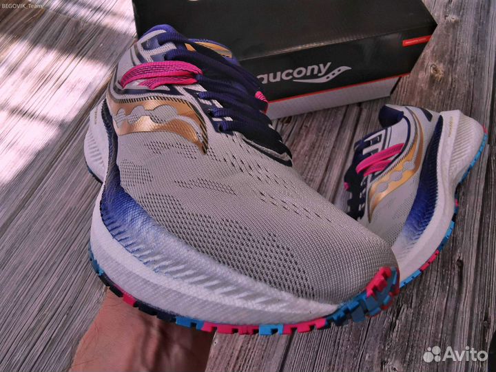 Кроссовки для бега saucony triumph 20