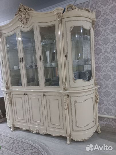 Шкаф сервант