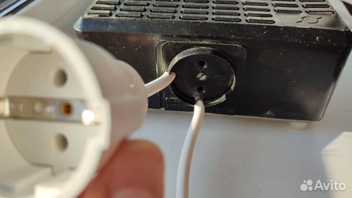 Стабилизатор напряжения Вега-9, отличное состояние