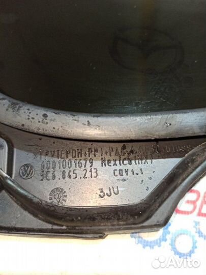 Форточка двери задняя левая Volkswagen Jetta 6 1.4