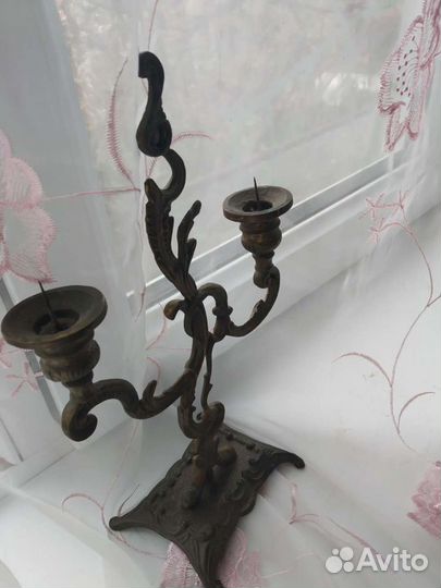 Старинный подсвечник