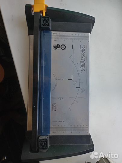 Резак для бумаги сабельный