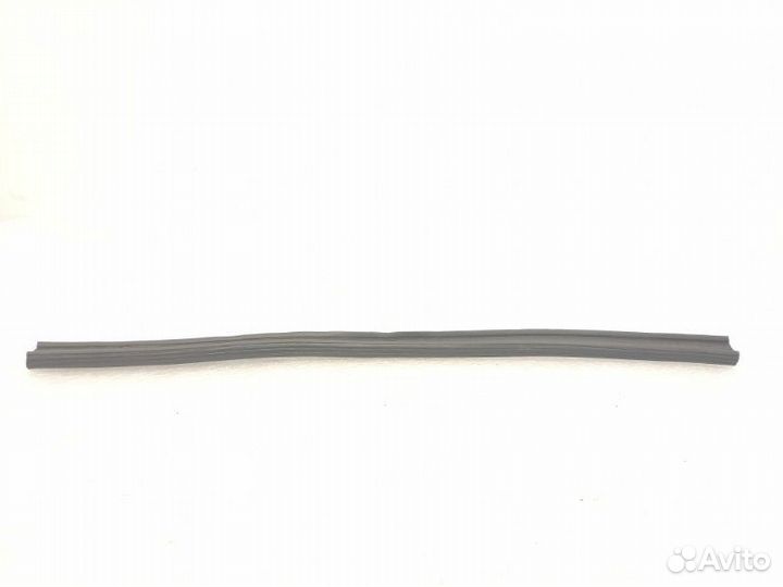 Уплотнитель капота Infiniti Q50 V37 2.2 2014