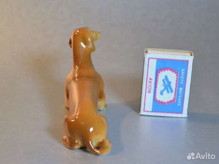 Такса фарфоровая статуэтка