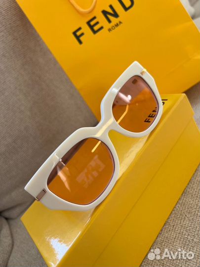 Очки fendi белые
