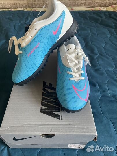 Детские футбольные бутсы