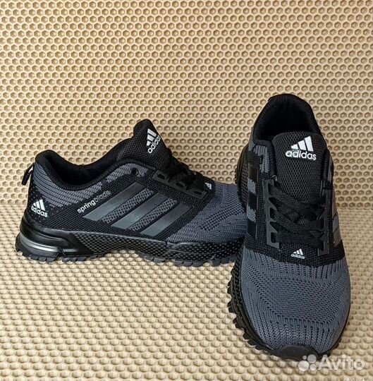 Кроссовки adidas p:40,44