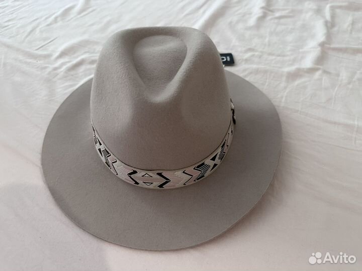 Шляпа новая