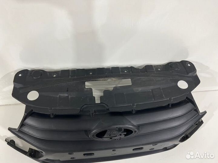 Решетка радиатора передняя LADA Granta 2018