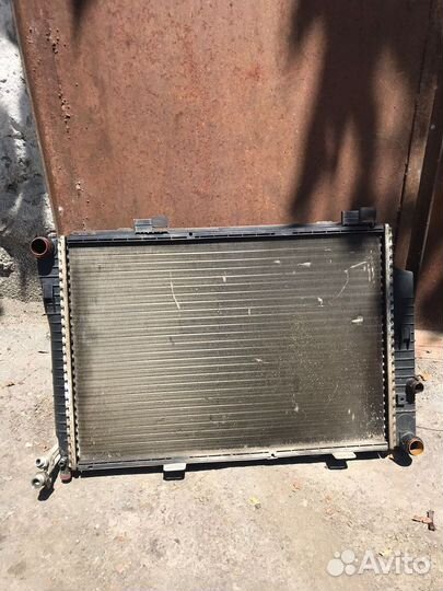 Радиатор охлаждения mersedes 202