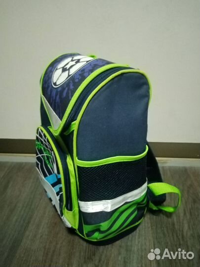 Рюкзак портфель для мальчика начальной школы