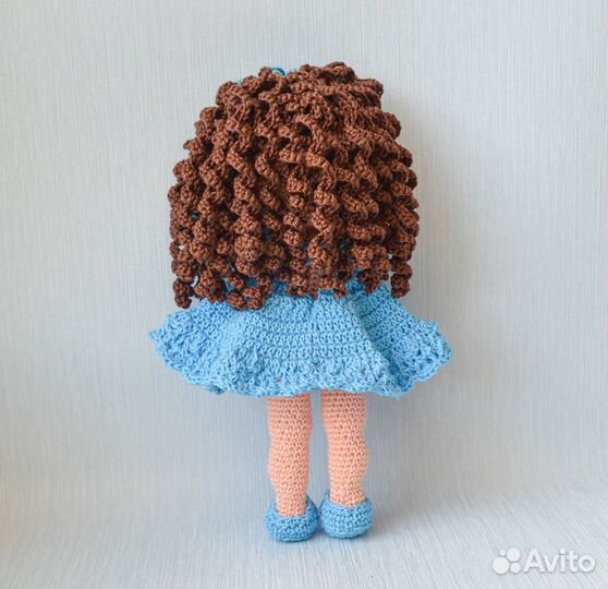 Вязаная игрушка Куколка