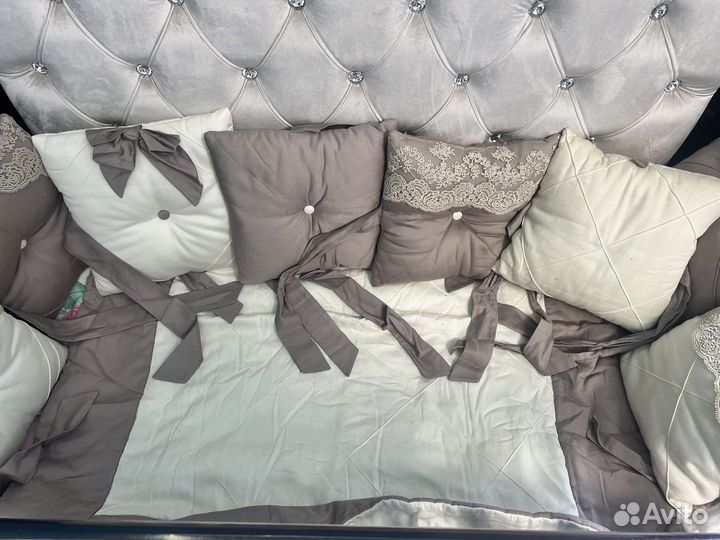 Бортики в детскую кроватку с одеялом