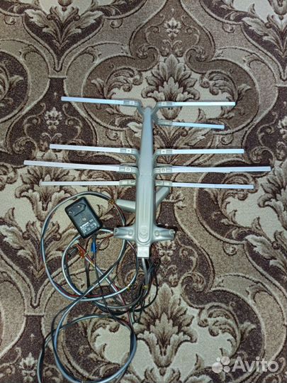 Антена комнатная д. тв