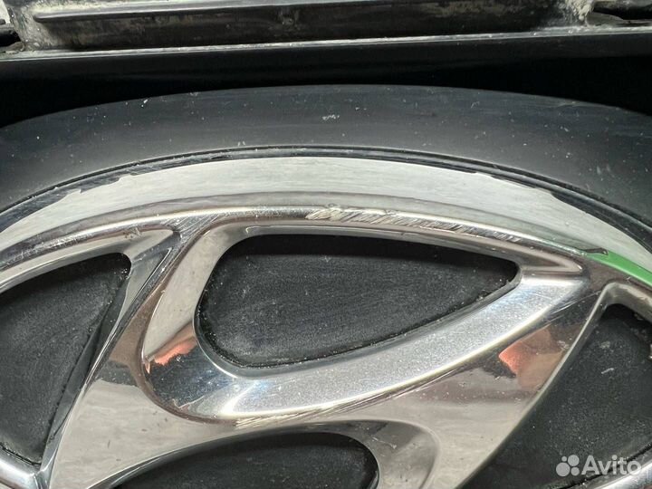 Решетка радиатора Hyundai Solaris 2012 863511R000