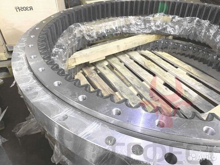 Опорно-поворотный круг Hyundai R330LC-9 81N9-01020